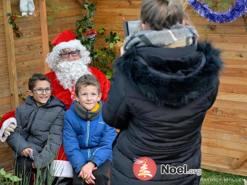 Marché de Noël du teulet avec concours de bûches patissieres