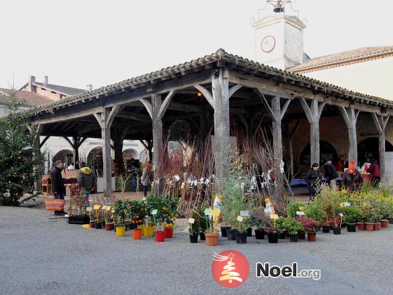 Marché de noël et fête de l'arbre