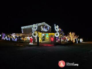 Marche de Noel de la maison illuminée de St Michel l'Observa