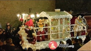 Photo du marché de Noël Village de noël parade de noel